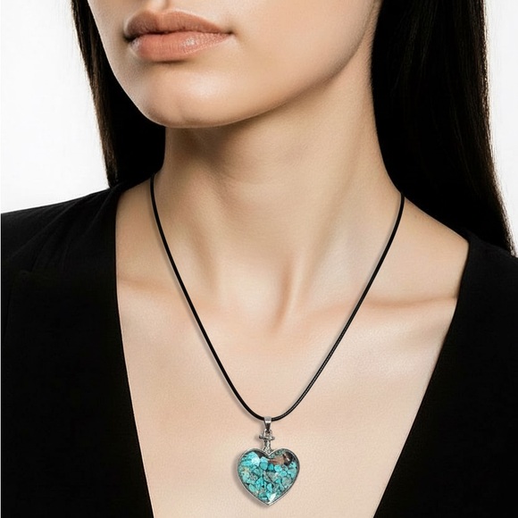 Elegant Genuine Turquoise Flake Crystal Heart Pendant Cord Necklace Gift - Picture 2 of 7